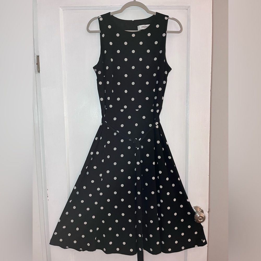 Jones Studio polka dot dress, size medium